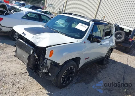 2023 Jeep Renegade Trailhawk 4X4 z USA, uszkodzony, nr VIN ZACNJDC12PPP60883